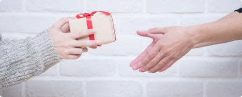 Integração com plataformas de benefícios permitem que lojas comprem de fornecedores participantes, como Votorantim, Coral , Tigre, entre outras, revertendo em pontos para trocar por prêmios para proprietários e vendedores.